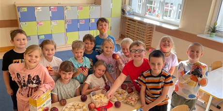Powiększ grafikę: dzien-jablka-w-klasach-mlodszych-714611.jpg