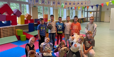 Powiększ grafikę: dzien-kropki-w-sp3-637959.jpg