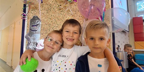 Powiększ grafikę: dzien-kropki-w-sp3-637969.jpg