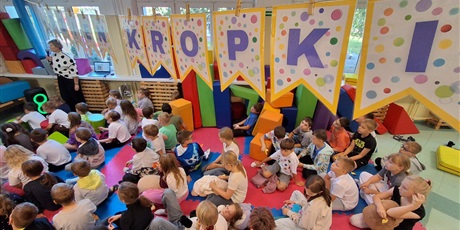 Powiększ grafikę: dzien-kropki-w-sp3-637972.jpg
