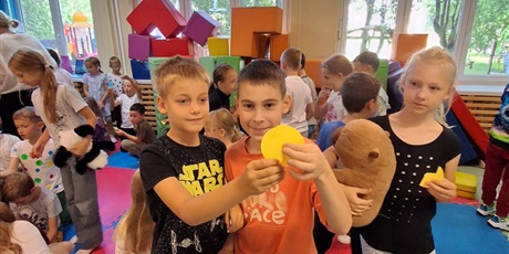Powiększ grafikę: dzien-kropki-w-sp3-637977.jpg