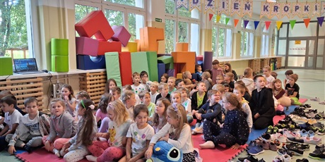 Powiększ grafikę: dzien-kropki-w-sp3-637984.jpg