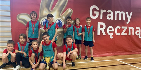 Powiększ grafikę: gramy-w-reczna-659150.jpg