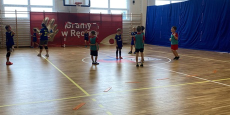 Powiększ grafikę: gramy-w-reczna-659154.jpg