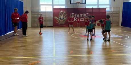 Powiększ grafikę: gramy-w-reczna-659155.jpg