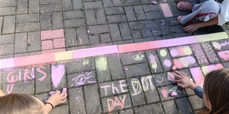 Powiększ grafikę: international-dot-day-711598.jpg