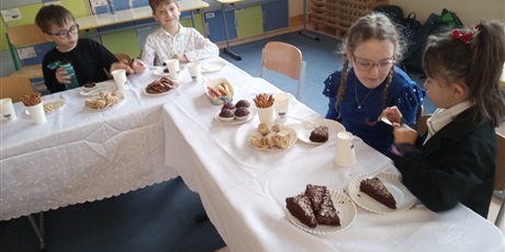 Powiększ grafikę: swiateczne-spotkania-w-2a-667612.jpg