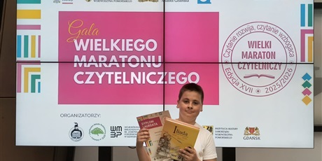 Powiększ grafikę: uroczysta-gala-wielkiego-maratonu-czytelniczego-704496.jpg