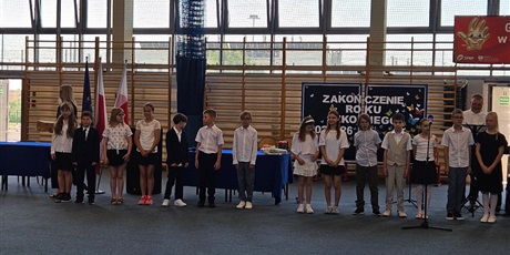 Powiększ grafikę: uroczyste-zakonczenie-roku-szkolnego-2025-2026-klas-1-3-706914.jpg