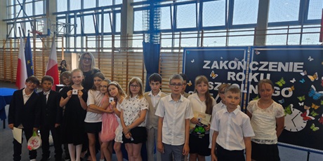 Powiększ grafikę: uroczyste-zakonczenie-roku-szkolnego-2025-2026-klas-1-3-706940.jpg