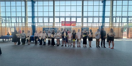 Powiększ grafikę: uroczyste-zakonczenie-roku-szkolnego-2025-2026-klas-4-8-707163.jpg