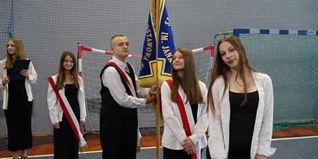 Powiększ grafikę: zakonczenie-roku-szkolnego-2024-2025-sp3-630611.jpg