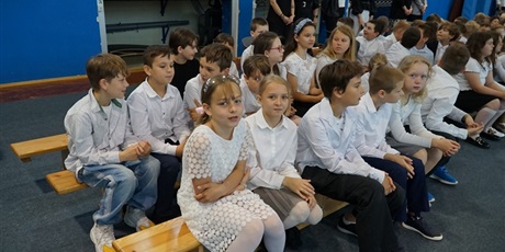Powiększ grafikę: zakonczenie-roku-szkolnego-2024-2025-sp3-630615.jpg