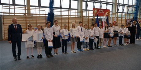 Powiększ grafikę: zakonczenie-roku-szkolnego-2024-2025-sp3-630648.jpg
