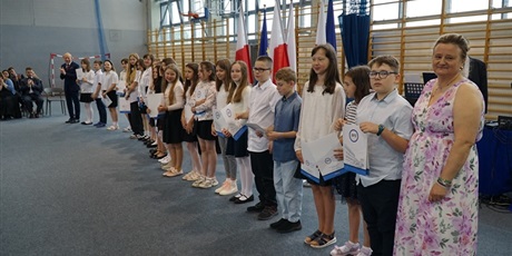 Powiększ grafikę: zakonczenie-roku-szkolnego-2024-2025-sp3-630650.jpg