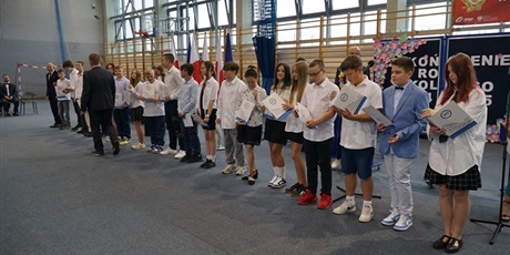 Powiększ grafikę: zakonczenie-roku-szkolnego-2024-2025-sp3-630653.jpg