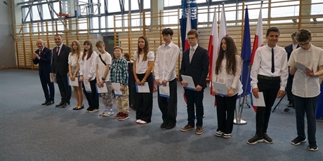 Powiększ grafikę: zakonczenie-roku-szkolnego-2024-2025-sp3-630655.jpg