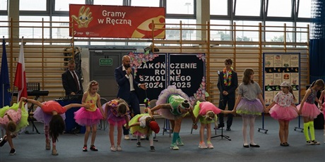 Powiększ grafikę: zakonczenie-roku-szkolnego-2024-2025-sp3-630669.jpg